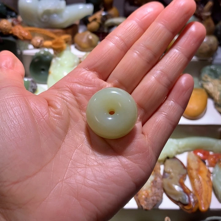 岫岩老玉（透闪石质玉）未镶嵌颈饰