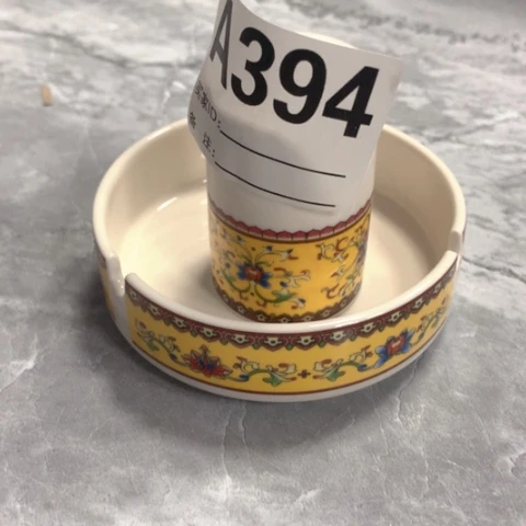 瓷珐琅彩黄色烟缸牙签