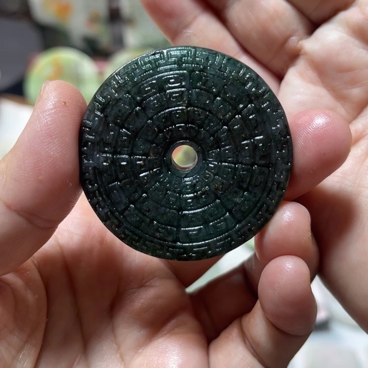 独山玉未镶嵌颈饰