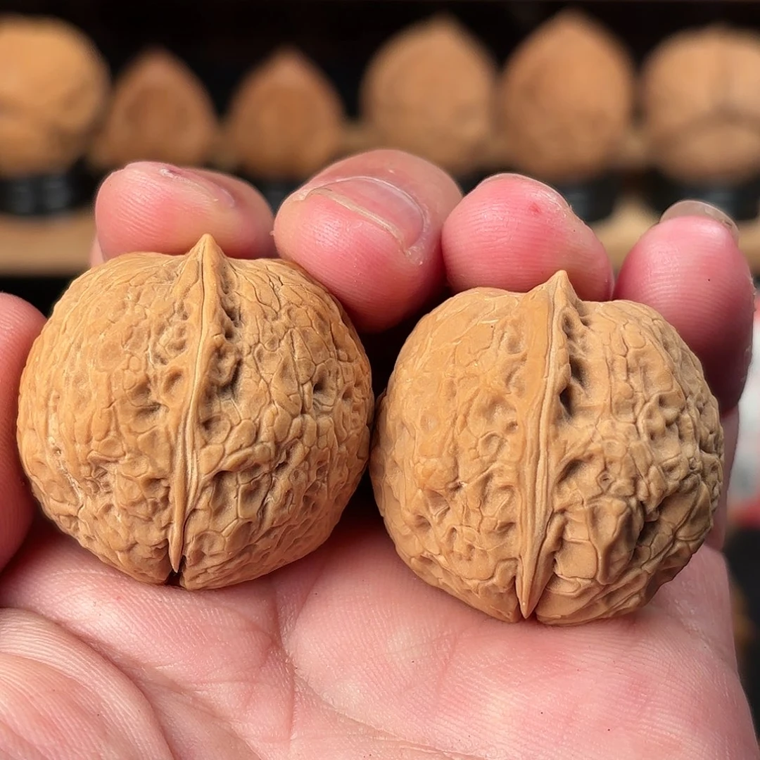 文玩核桃吊坠小金豆