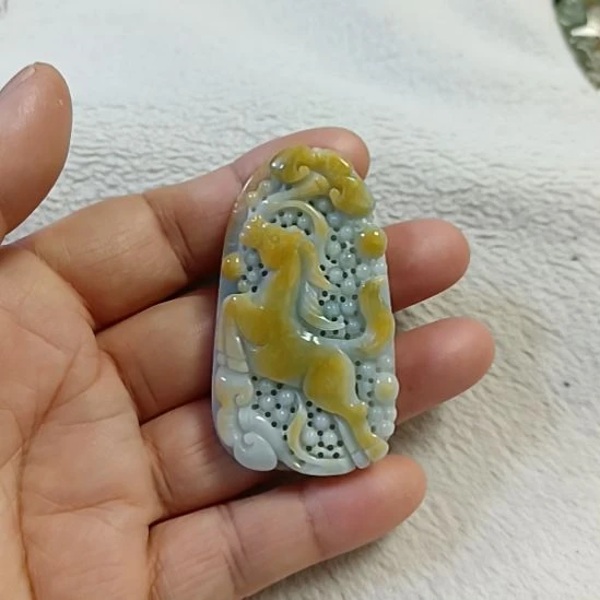翡翠颈饰未镶嵌芊*