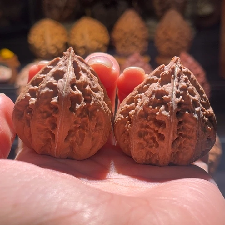 文玩核桃吊坠蚂蚁草莓84