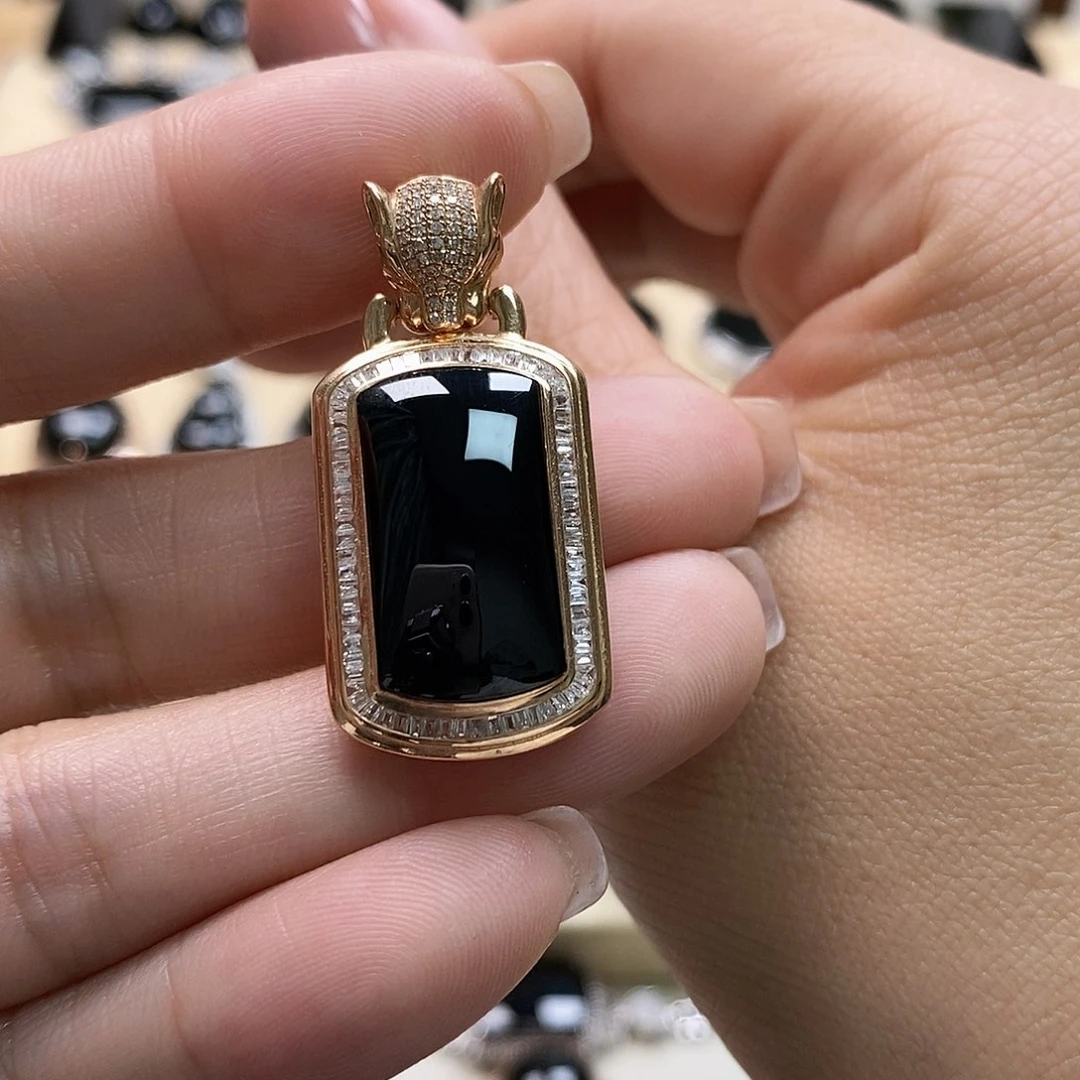 翡翠颈饰18K金镶嵌墨翠