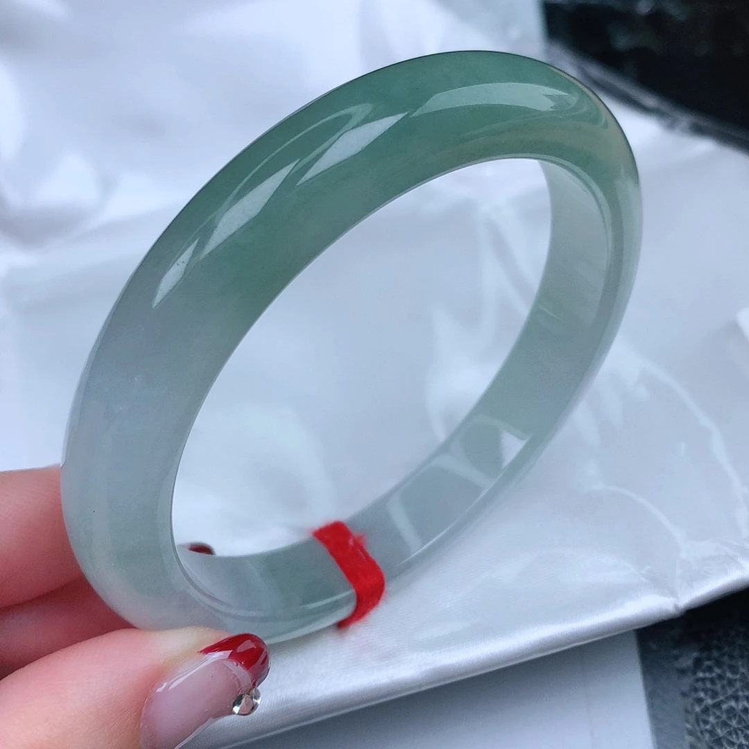 翡翠手镯未镶嵌天然