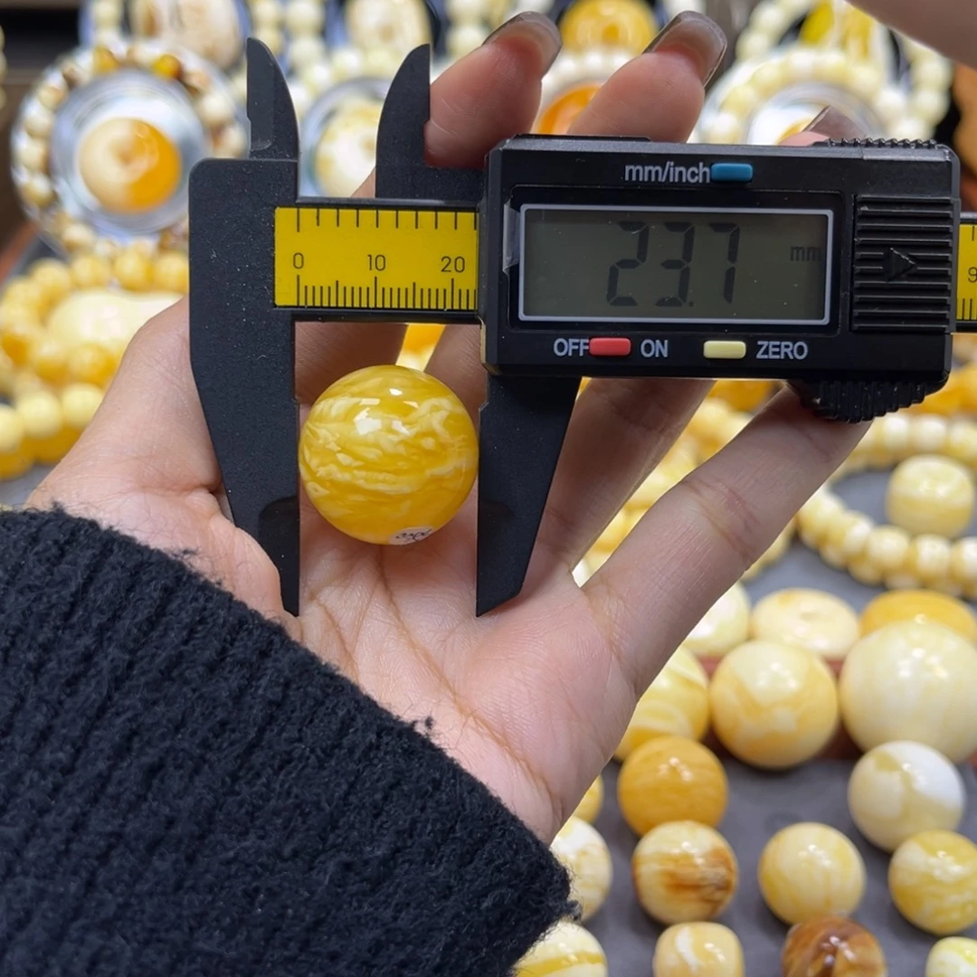 琥珀未镶嵌手串……