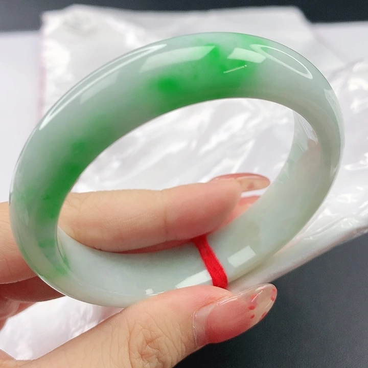 翡翠手镯未镶嵌，699