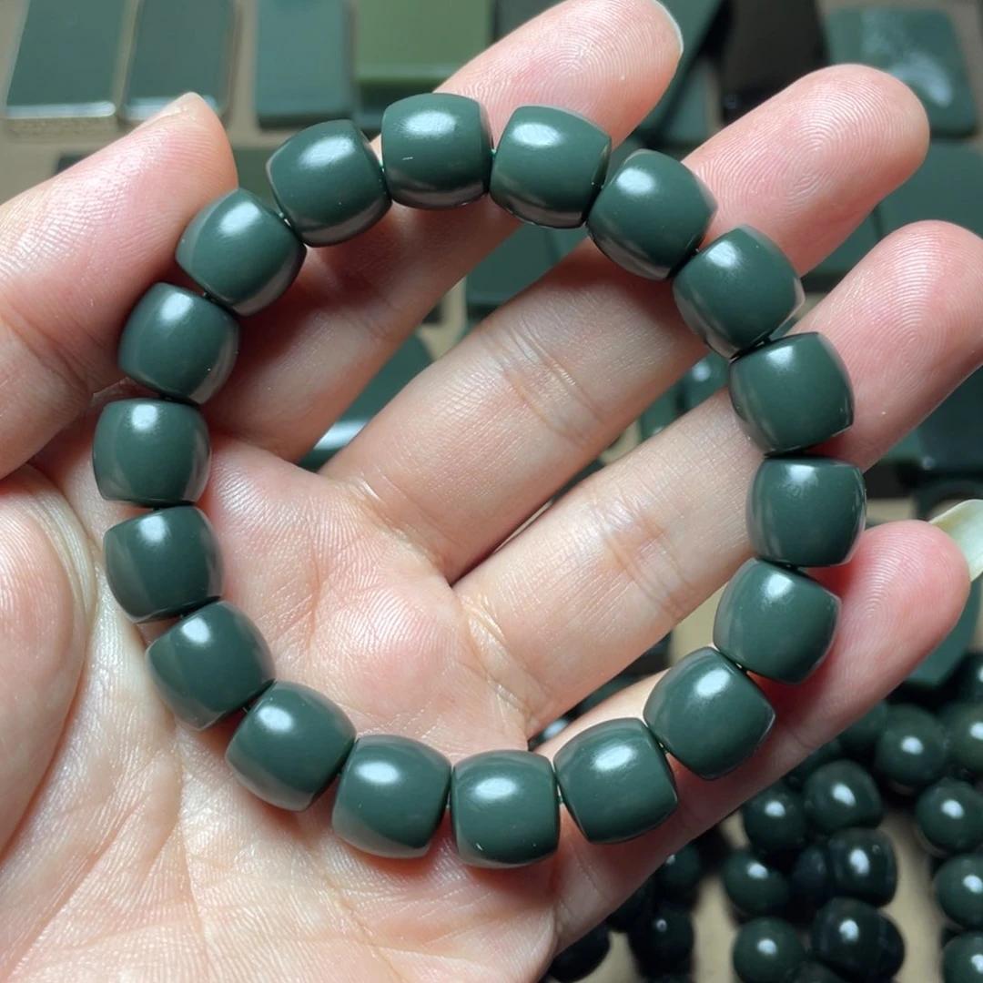 和田玉颈饰未镶嵌挣****鬼