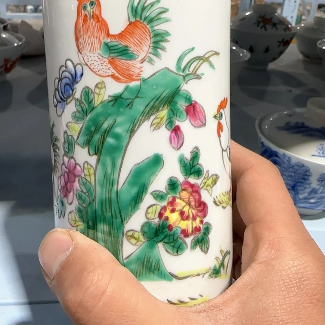 瓷片瓷器是在清华中发现一处珍贵瓷器