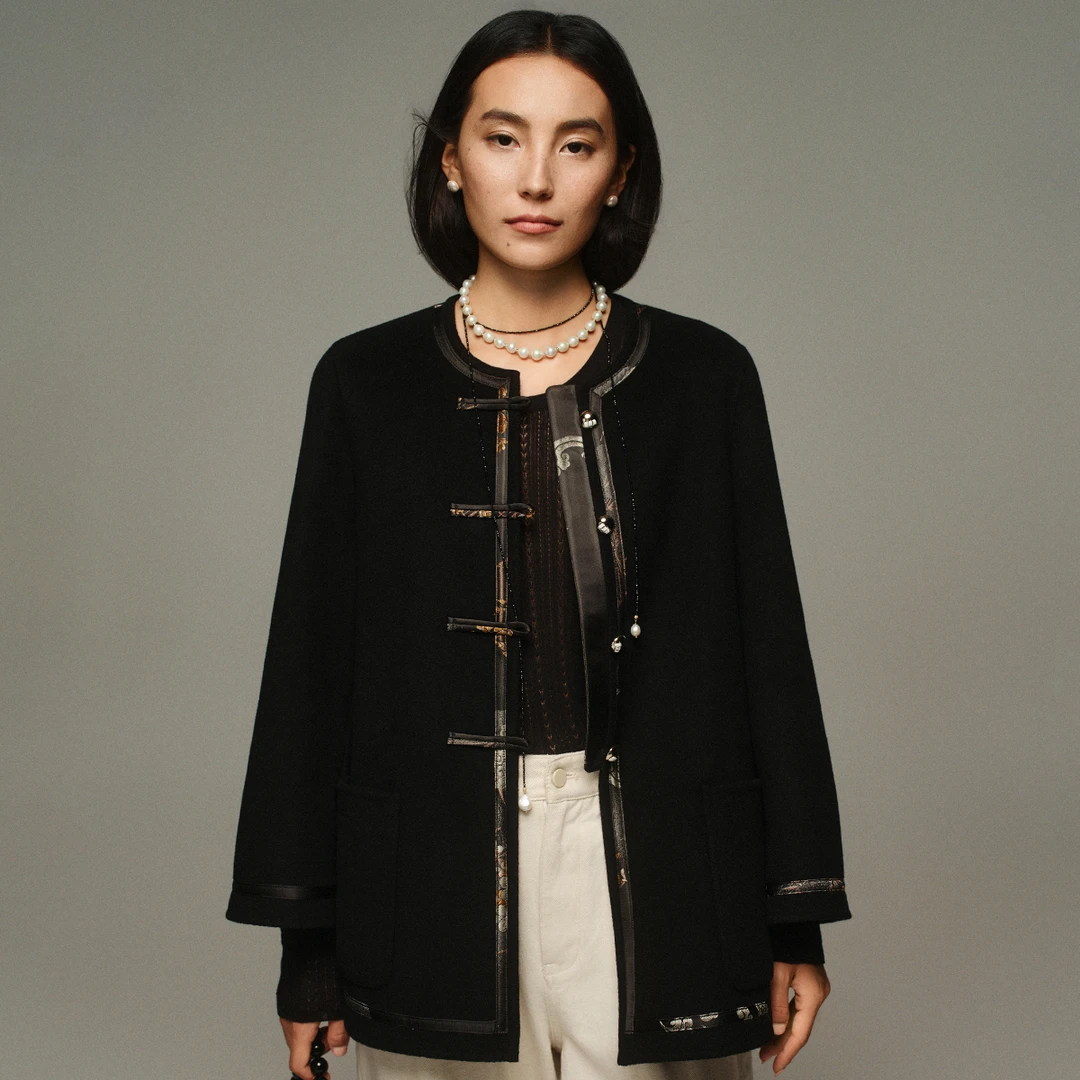 小虫新中式羊绒羊毛双股混纺手工一字盘扣毛呢外套-T24QMN014