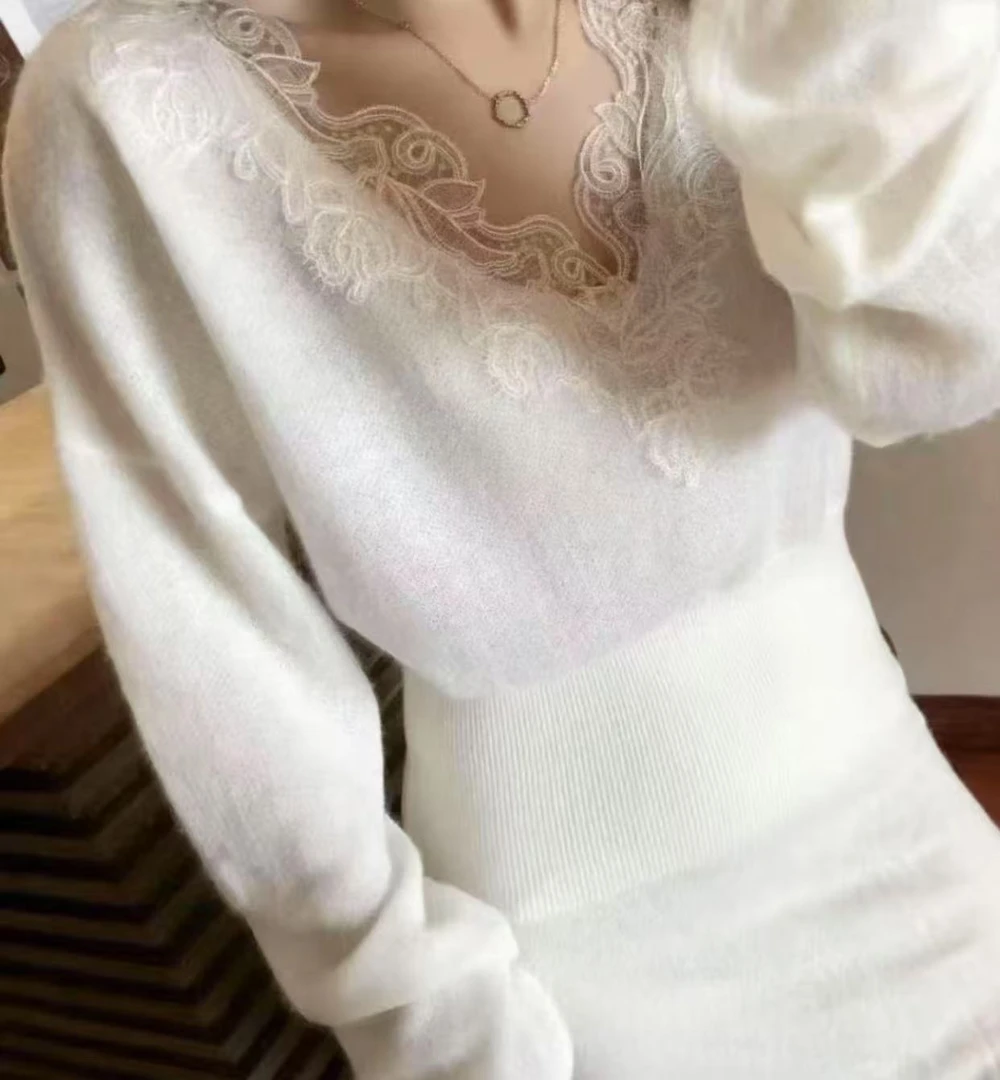 2025新款时尚百搭气质显瘦高端重工蕾丝V领羊绒衫