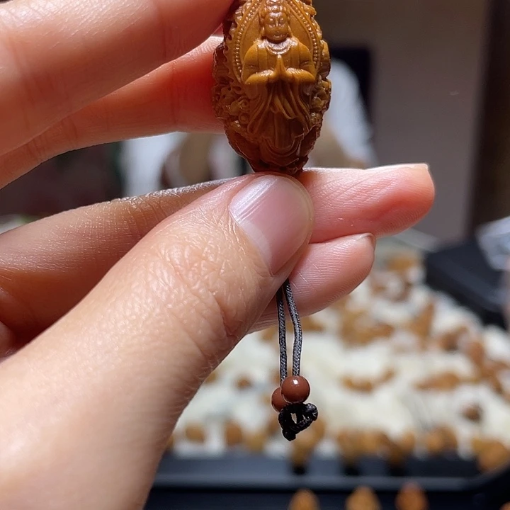 吊坠橄榄核九龙观音
