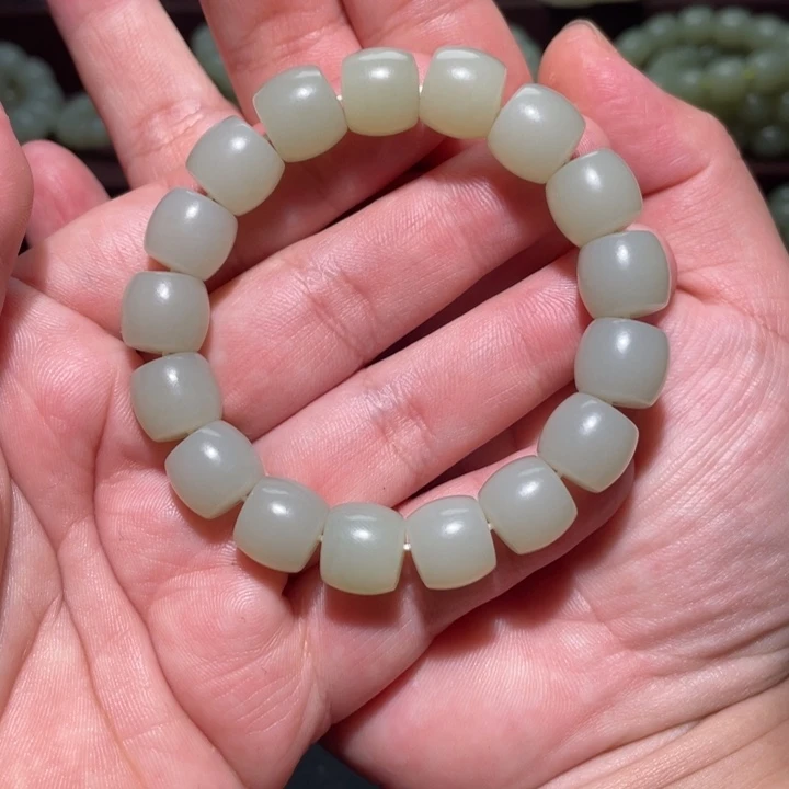 和田玉未镶嵌颈饰正**意