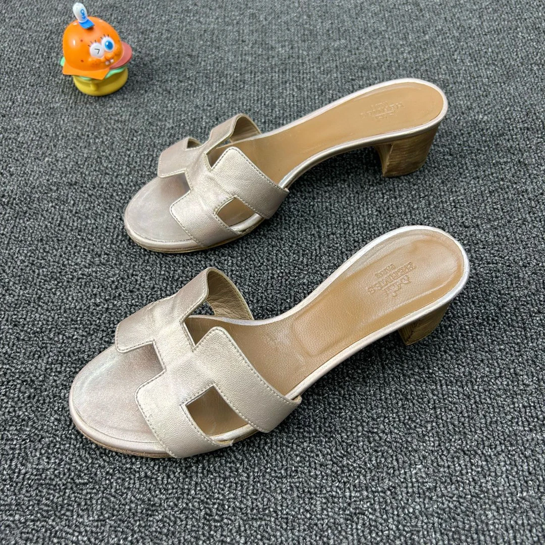 95新 Hermes/爱马仕 香槟拖鞋 35.5码 香槟色百搭耐看 HB1730