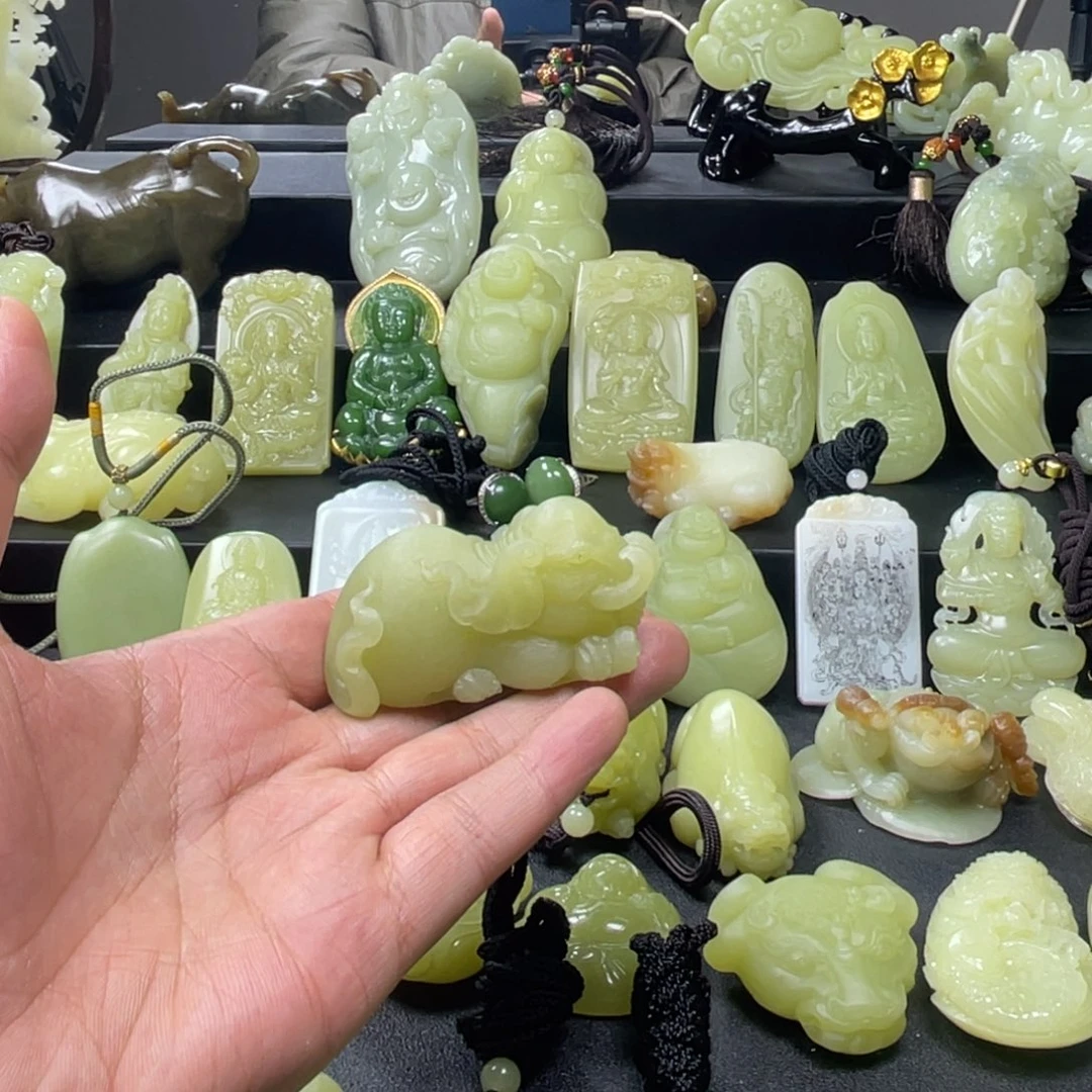 和田玉未镶嵌颈饰