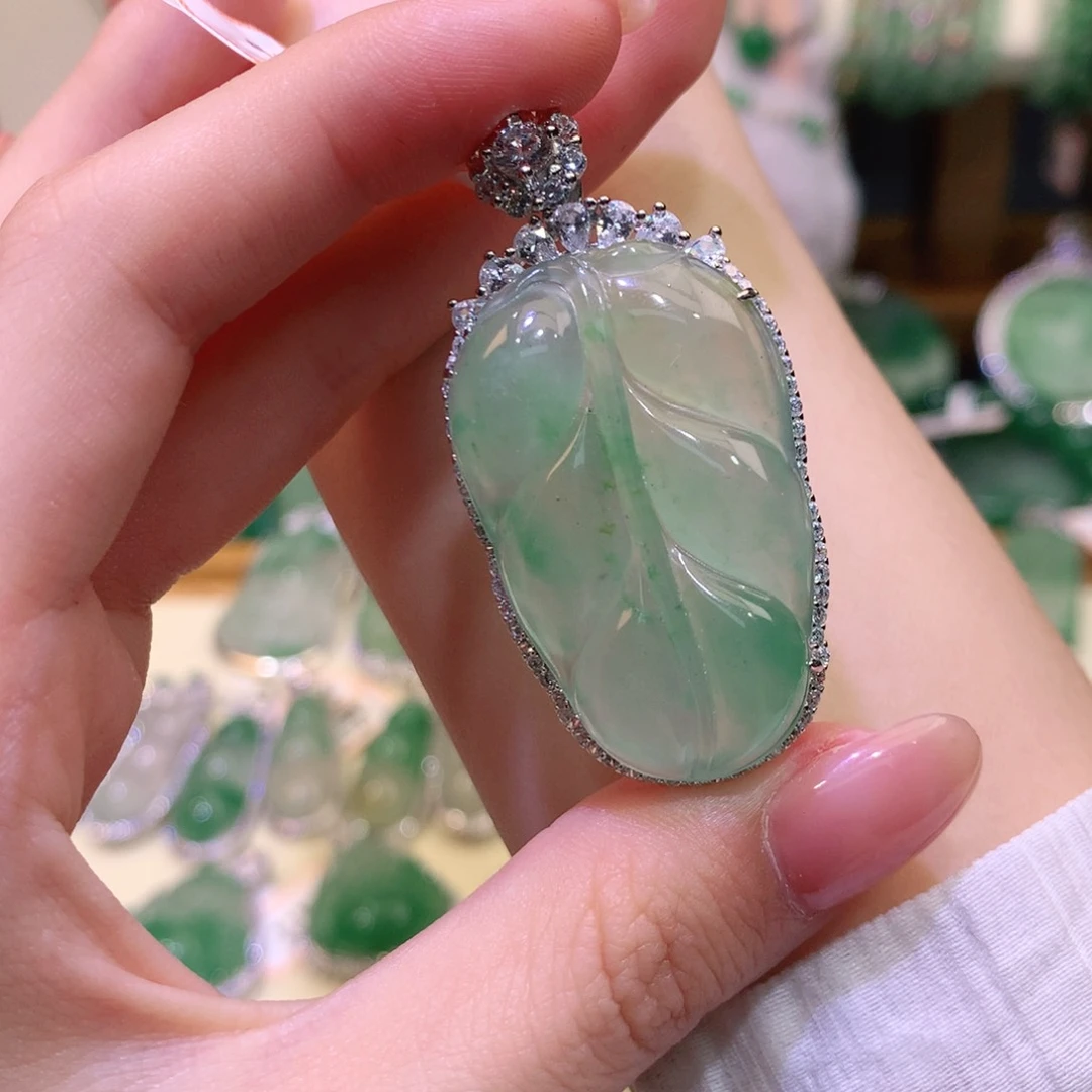 G****石英质玉（非洲翠）银S925镶嵌颈饰叶子