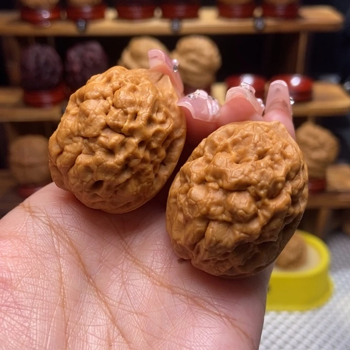 文玩核桃吊坠36尺凤眼22