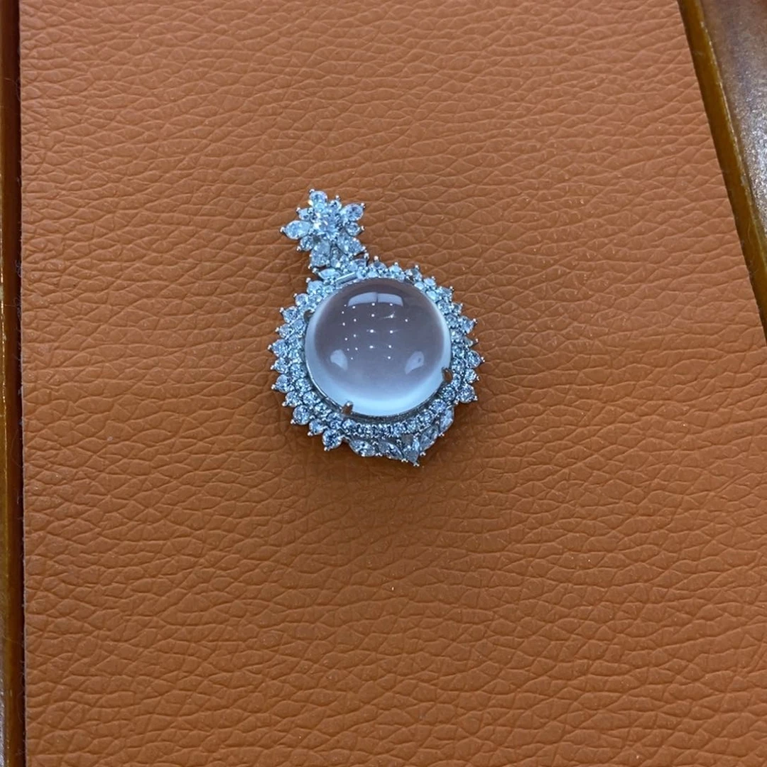 石英质玉吊坠(赠链)银S925镀金镶嵌可**盐