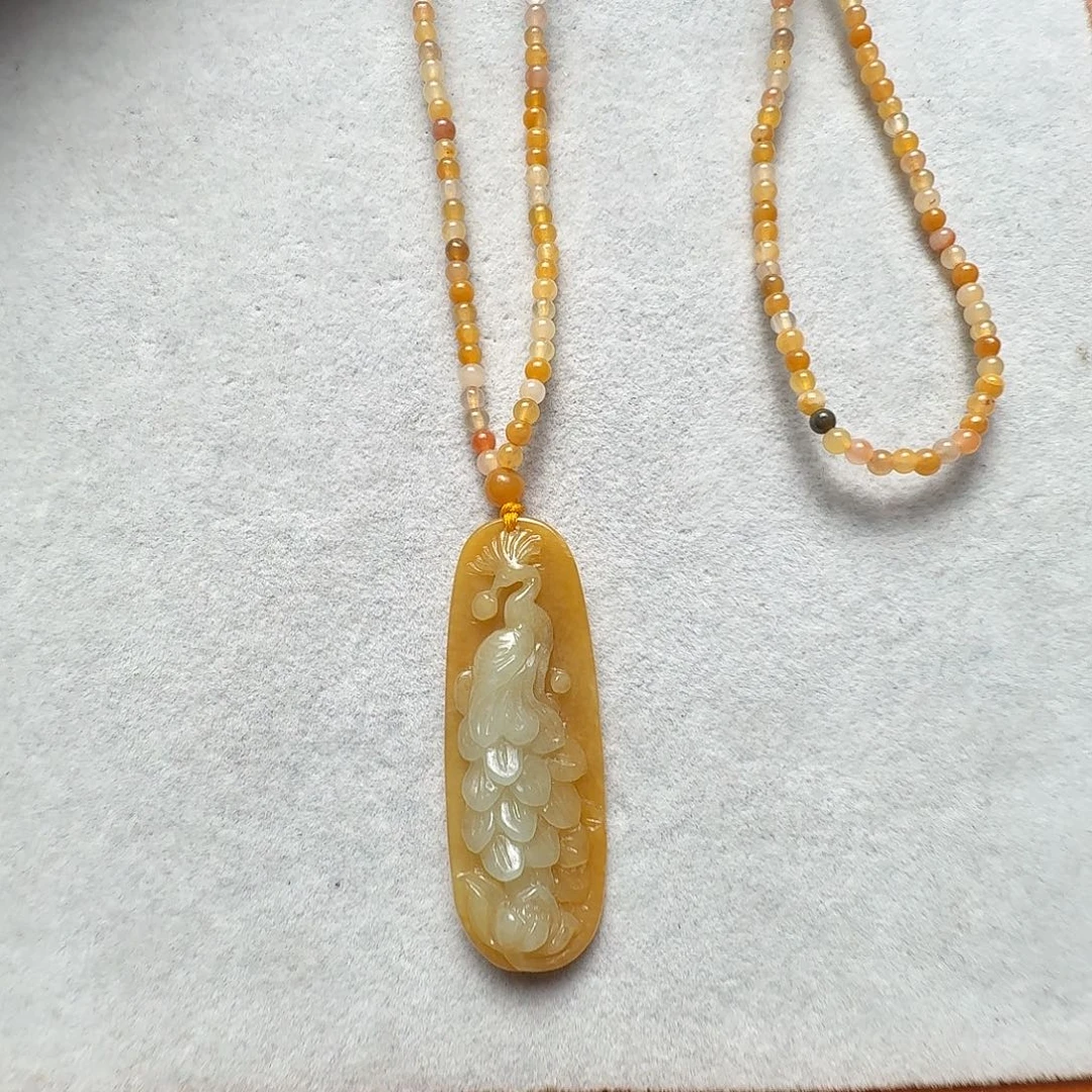 翡翠未镶嵌吊坠(赠链)