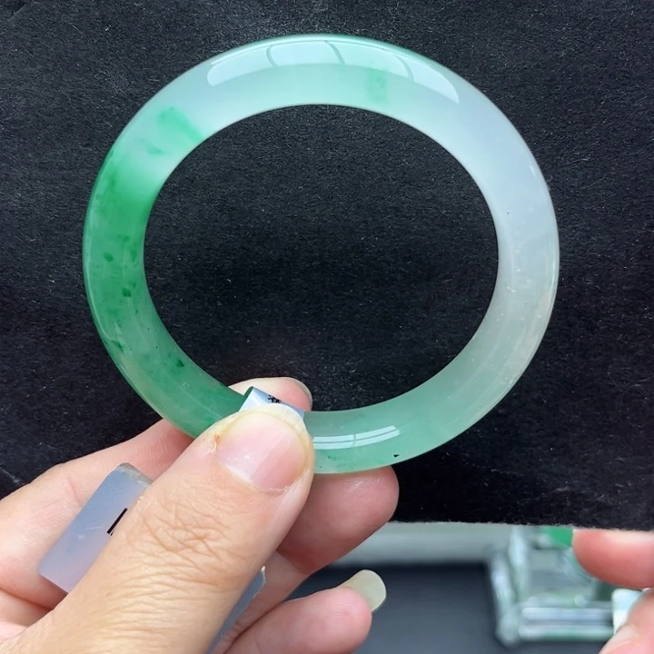 石英质玉未镶嵌手镯52/53