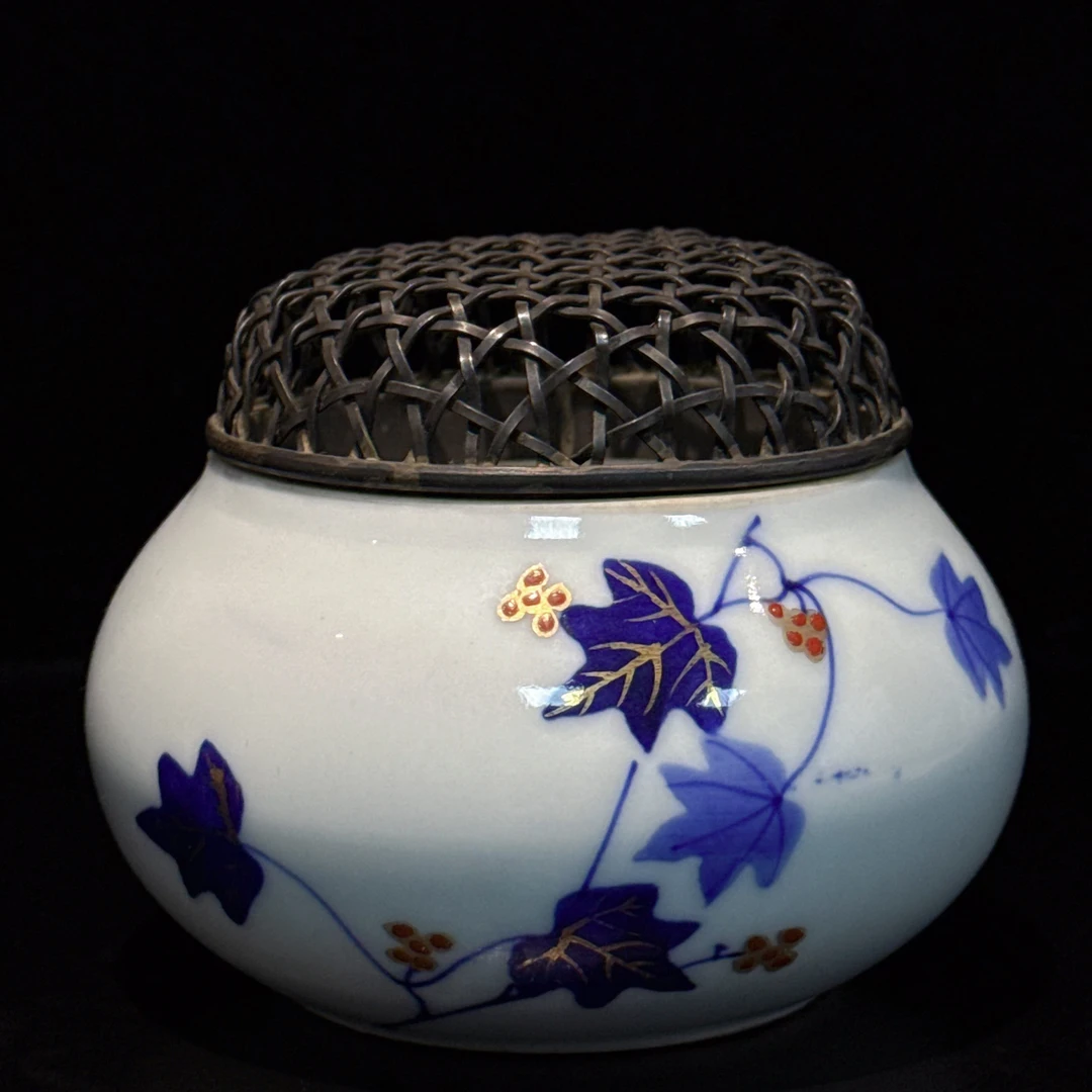 日本舶来，纯银盖香炉46.5g青花描金工艺，纯银编织，有正常使用痕迹