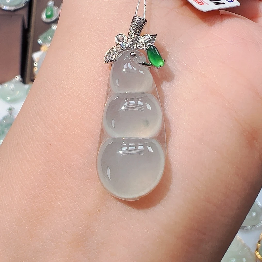 翡翠18K金镶嵌吊坠(不含链)福豆