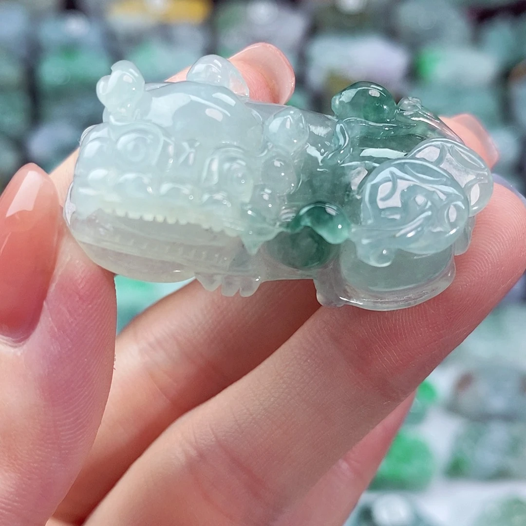 颈饰未镶嵌翡翠天然