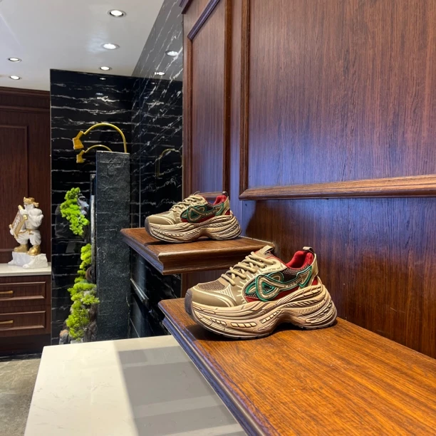 2025春季新版透气舒适百搭潮流软底增高潮牌男鞋（皮鞋码）