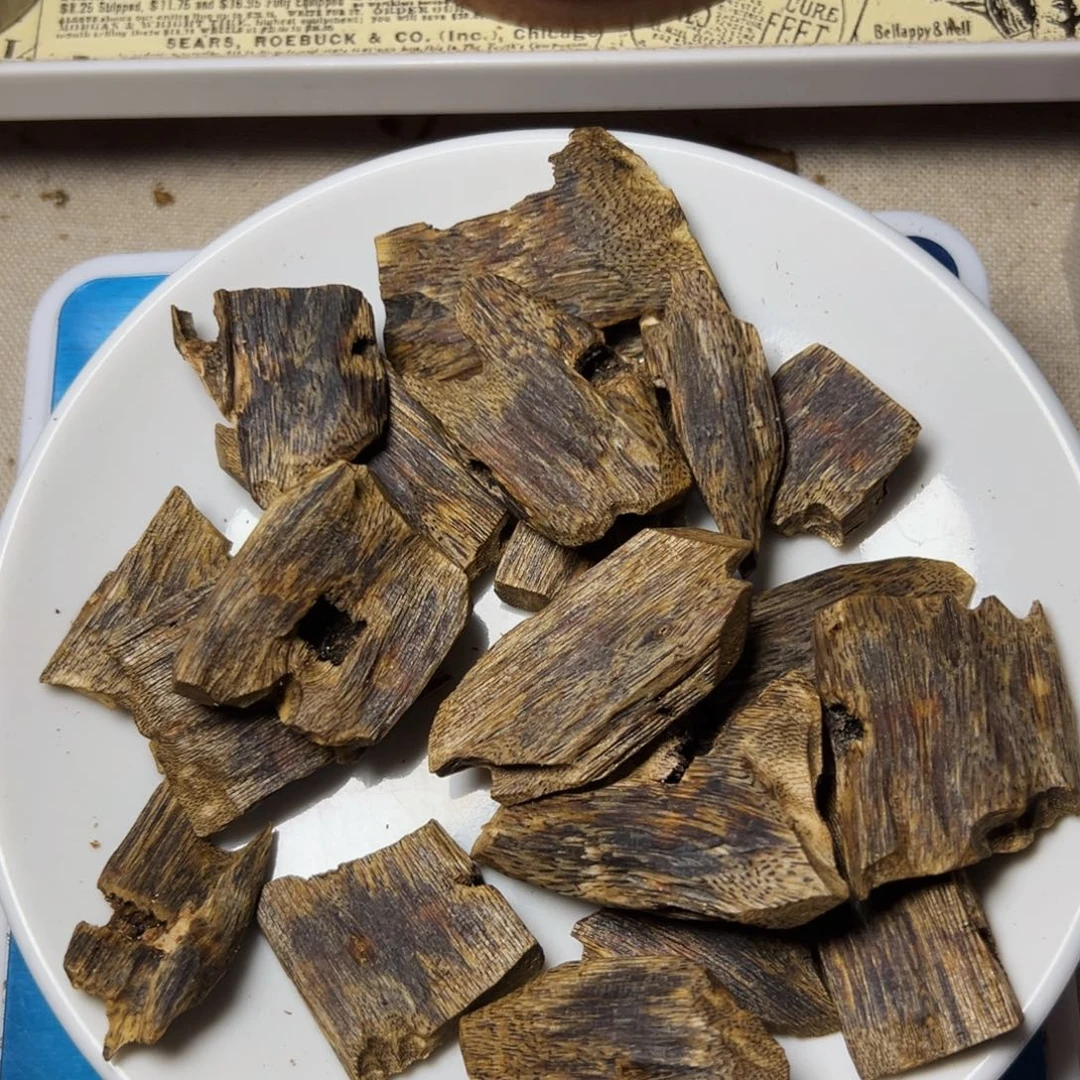 沉香碎屑沉香乌身圆叶粒子块60克