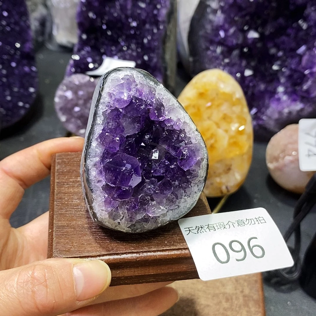 未镶嵌水晶大型摆件（非配饰）