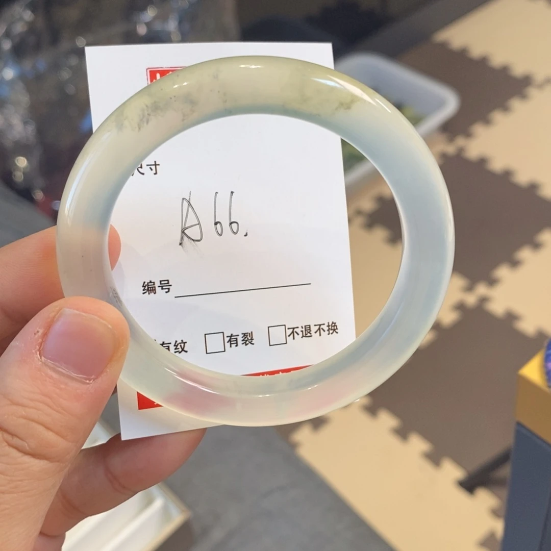 蛇纹石玉手镯未镶嵌?*梦