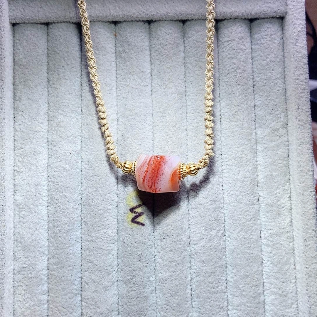 玛瑙/玉髓颈饰未镶嵌