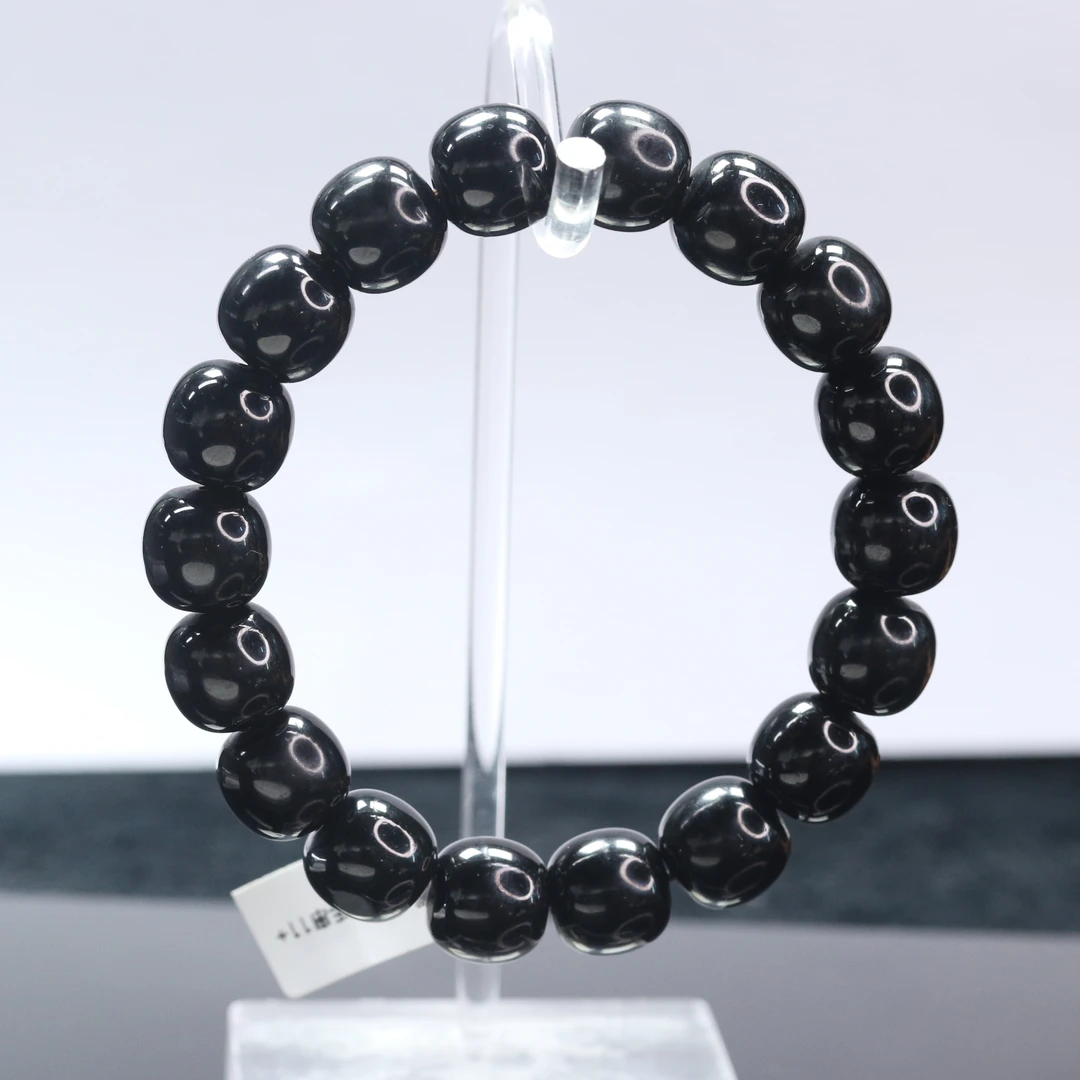 11和田玉黑青手串/200323保利厦门拍卖