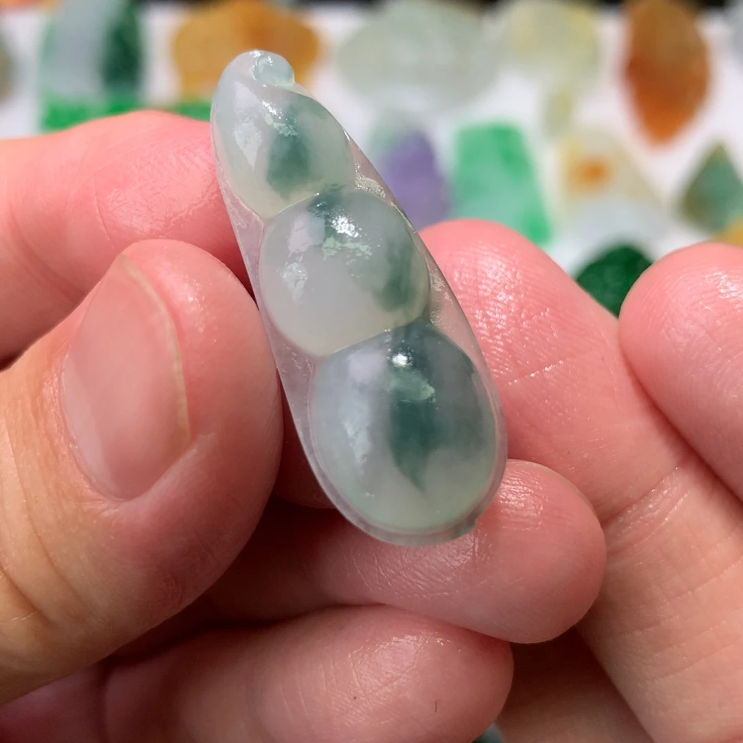 未镶嵌定制翡翠吊坠