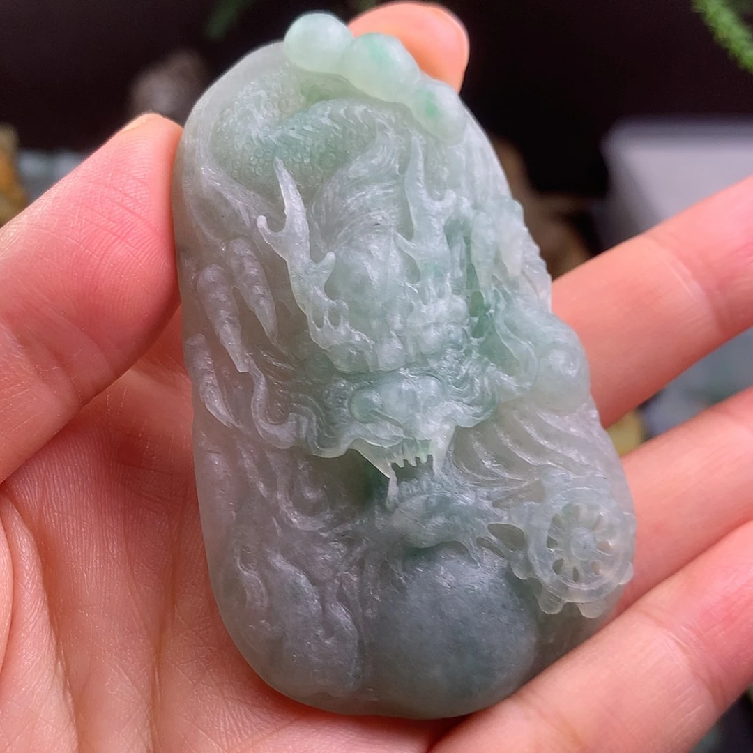 定制翡翠未镶嵌龙