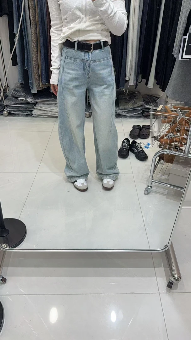 百搭显瘦蓝色牛仔裤