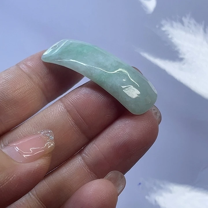颈饰未镶嵌翡翠绿手牌