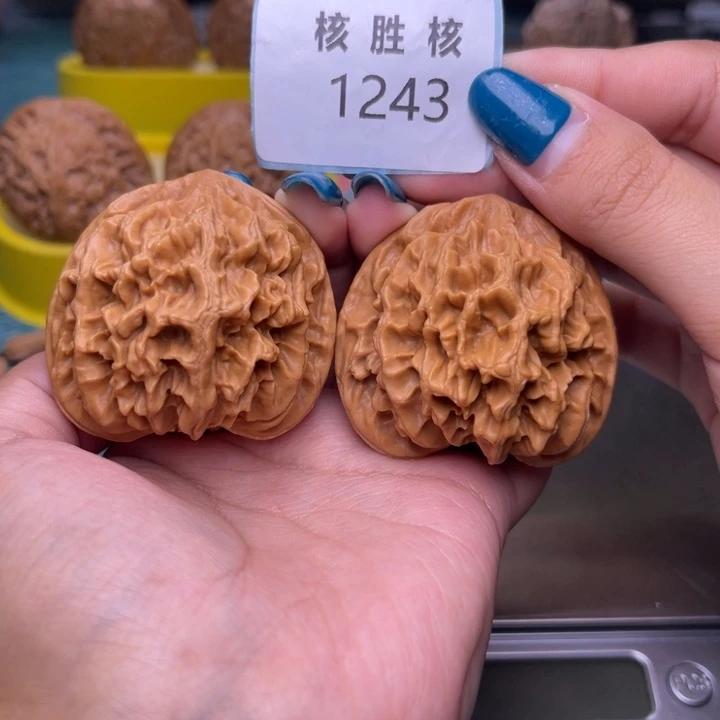 把件文玩核桃帝王47.1243