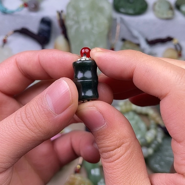 和田玉吊坠(赠链)未镶嵌