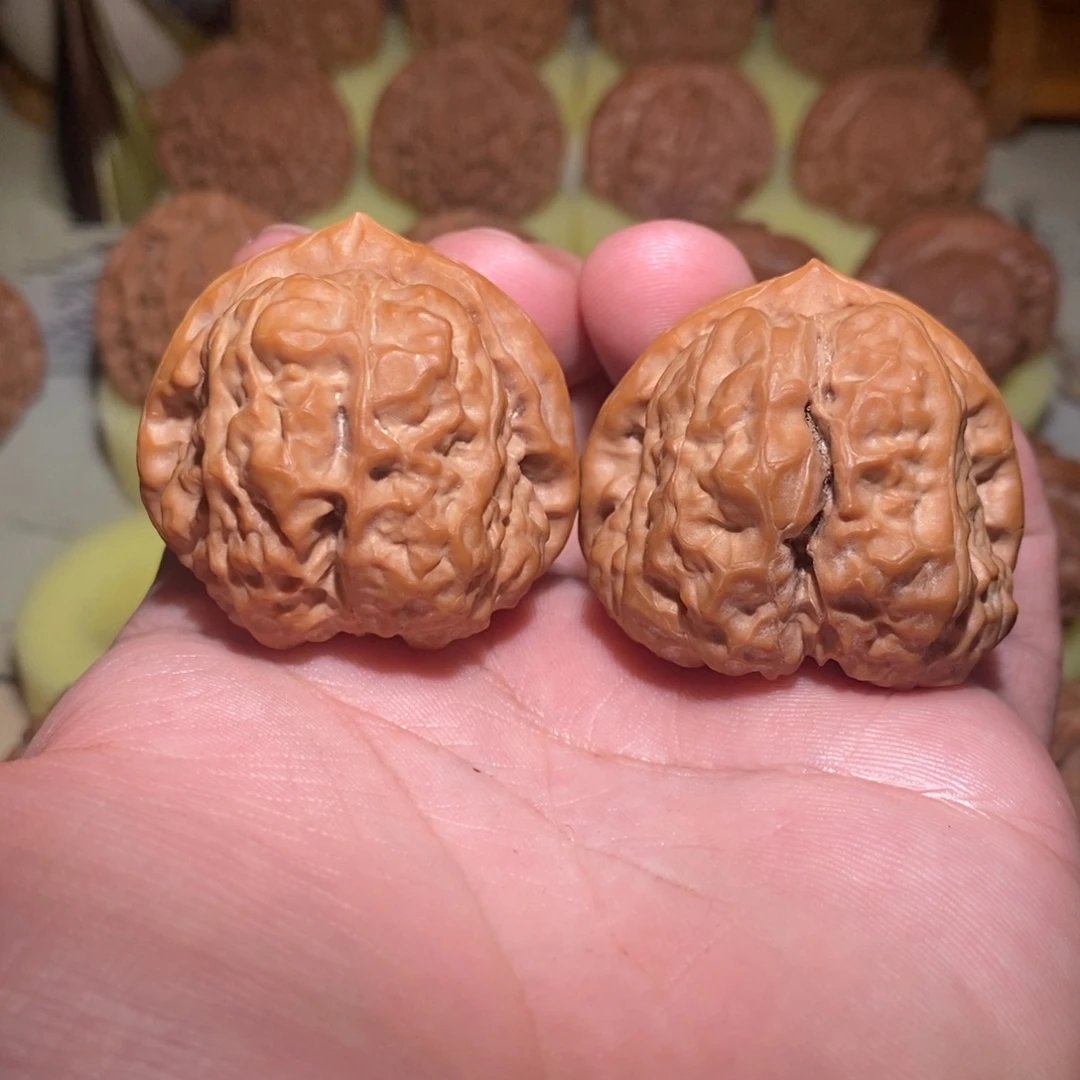 把件文玩核桃精品四开背三角桩蛤蟆头40