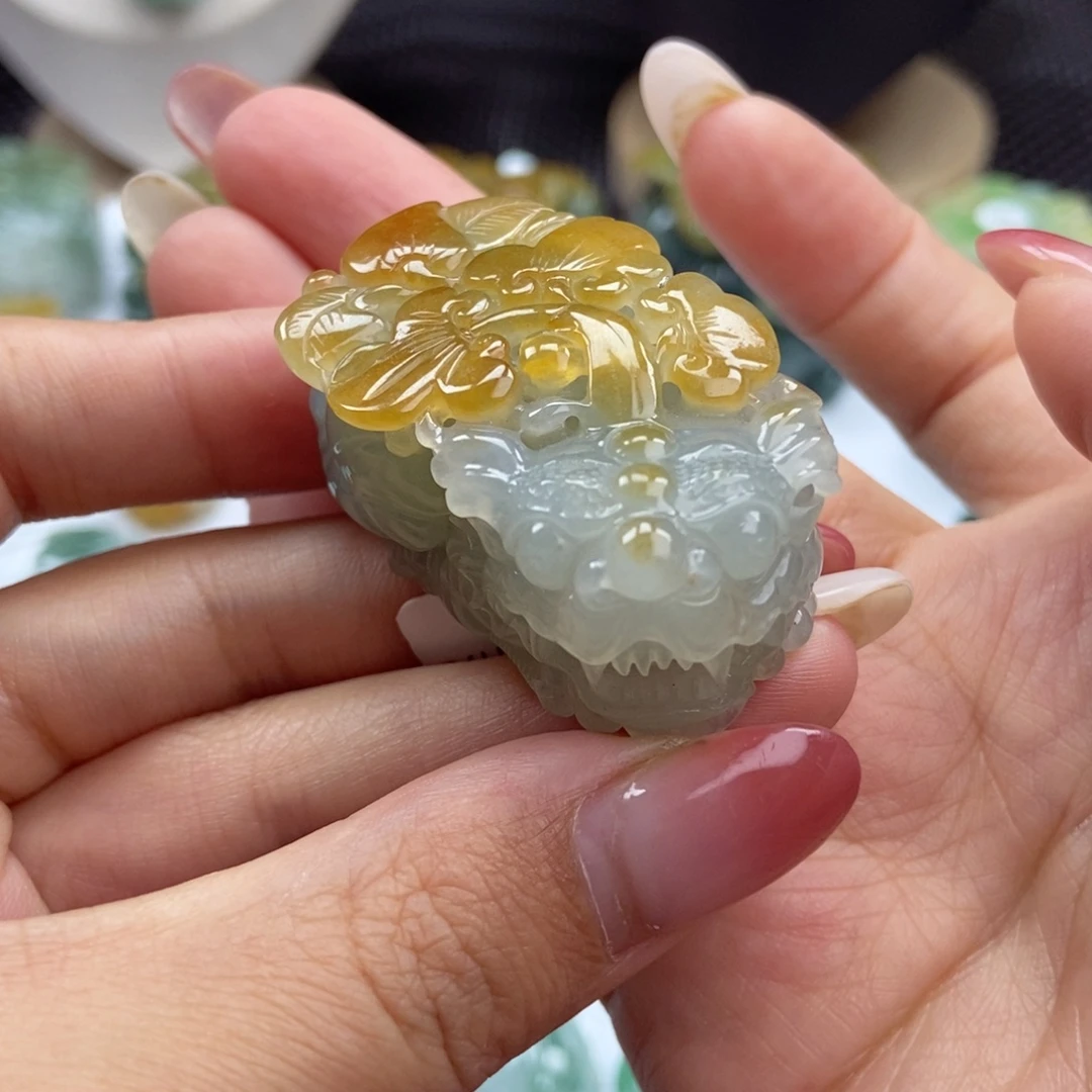 颈饰未镶嵌翡翠A17 高冰洒金 含珠貔貅