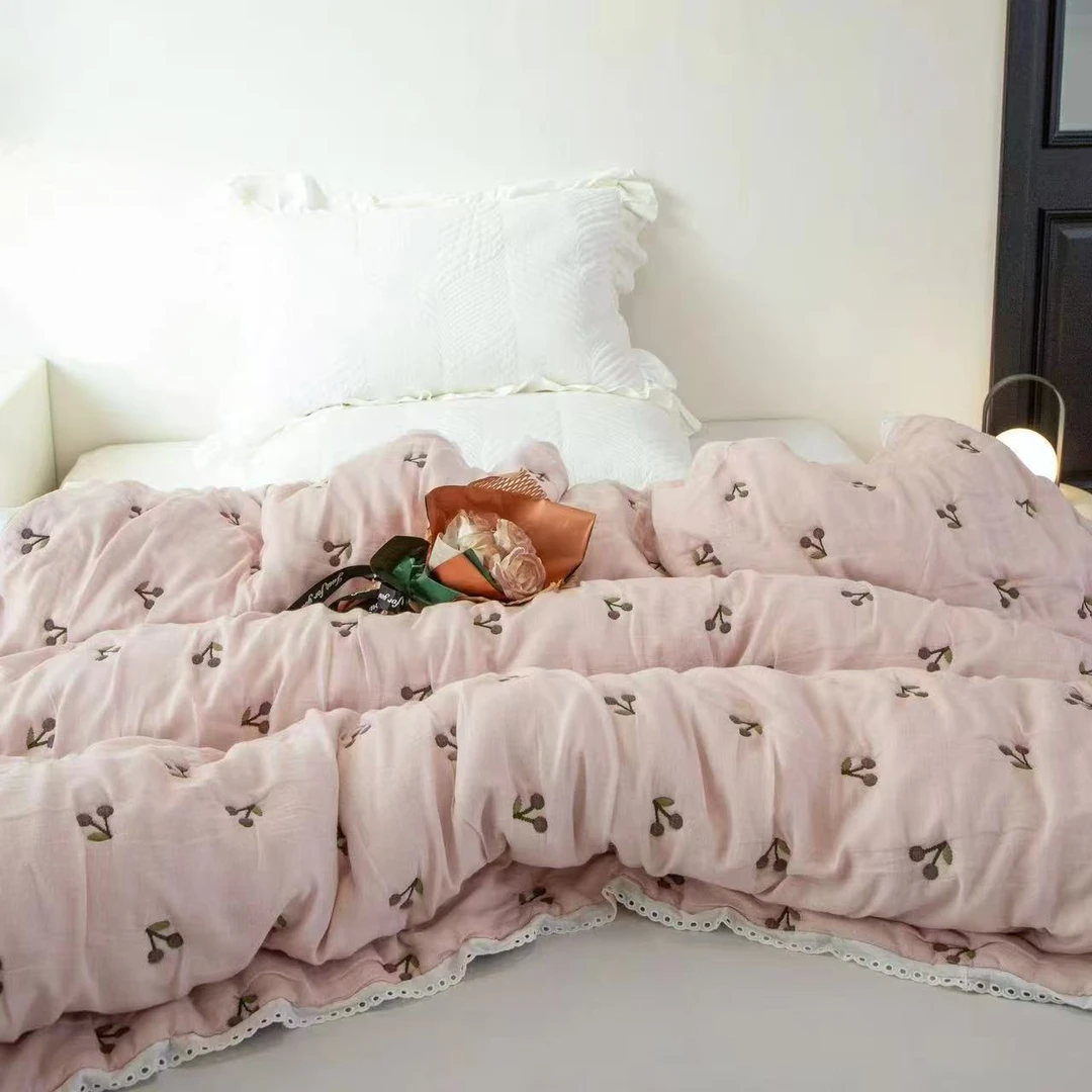 【车厘子粉】纯棉十层纱加厚花边秋冬被柔软透气150×200泡芙被