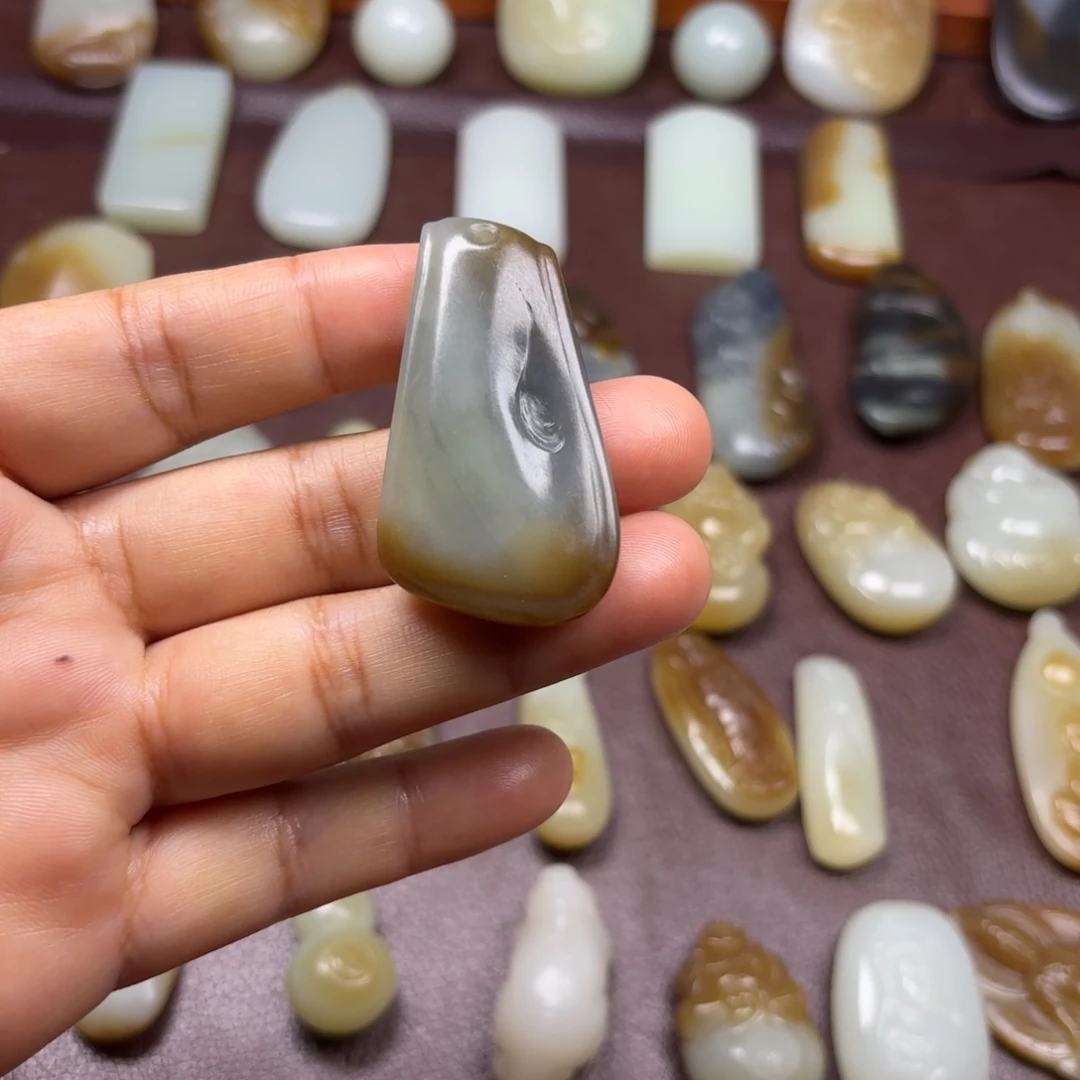 和田玉（糖玉）未镶嵌颈饰