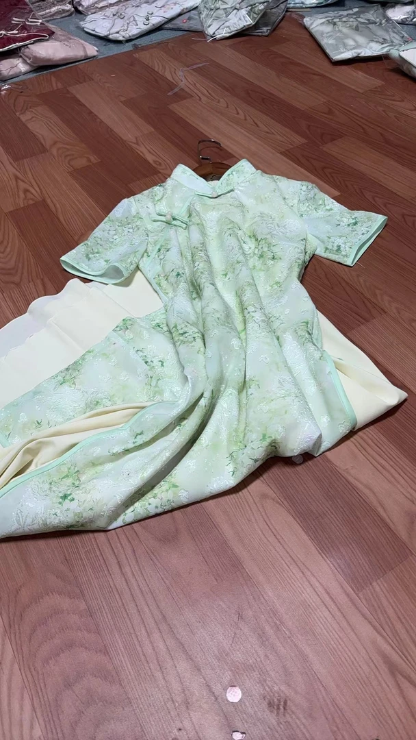 320-苹果绿 碎花 大奥黛 旗袍