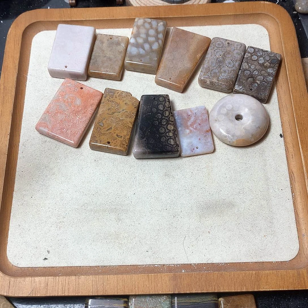 石英质玉颈饰未镶嵌无****间