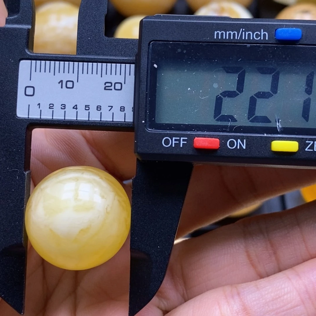 蜜蜡未镶嵌珠宝奇石