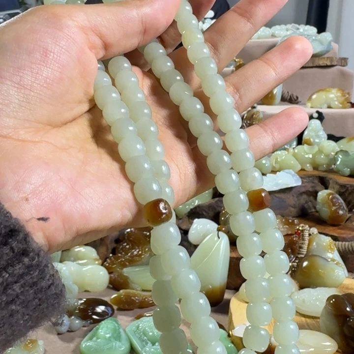 和田玉(糖玉)未镶嵌颈饰