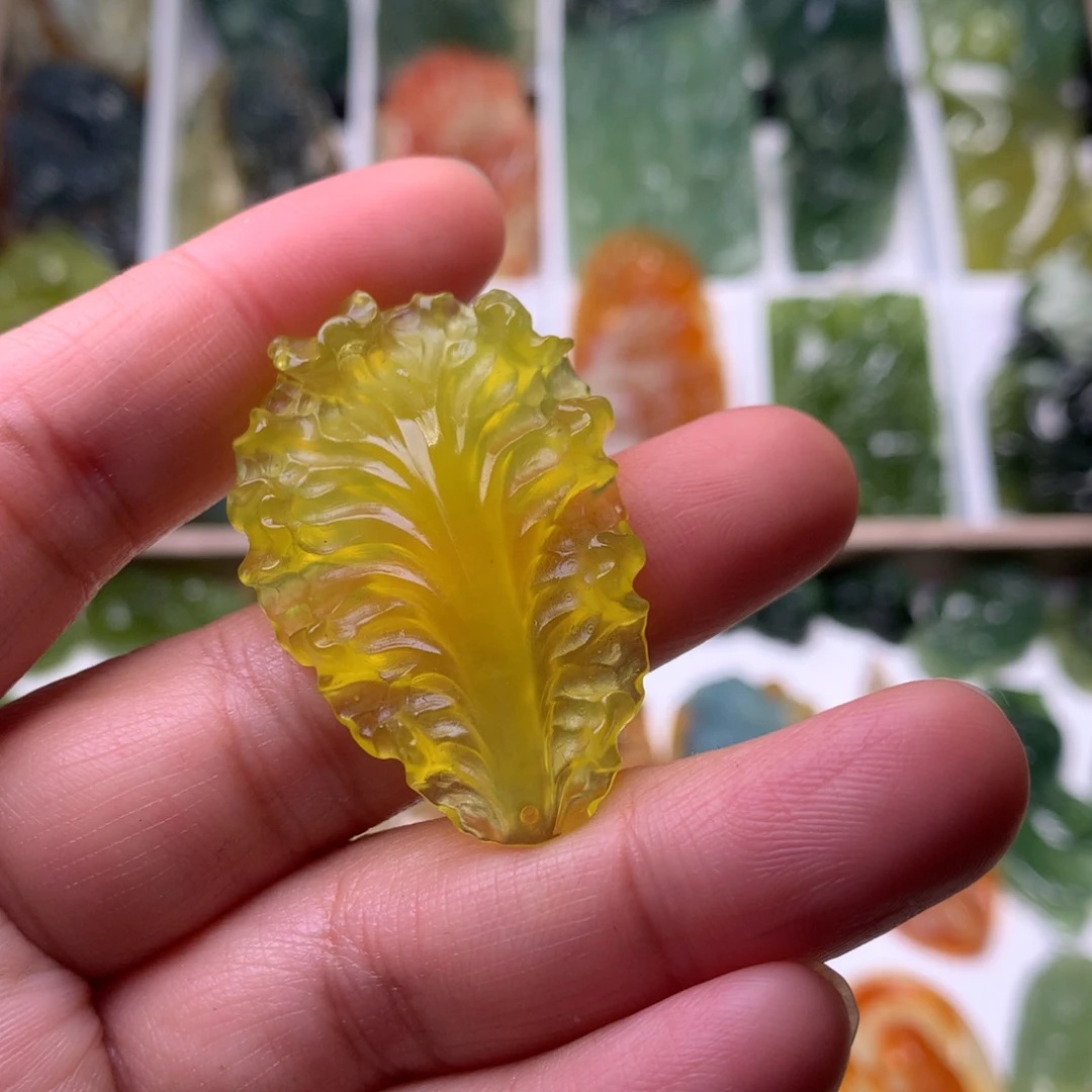 蛇纹石玉未镶嵌挂件生菜