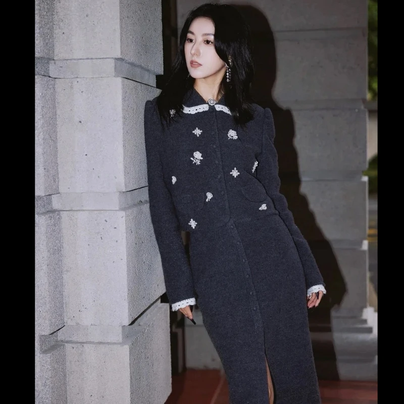 兮兮定制2024冬季复古少女感花边装饰钉珠针织上衣