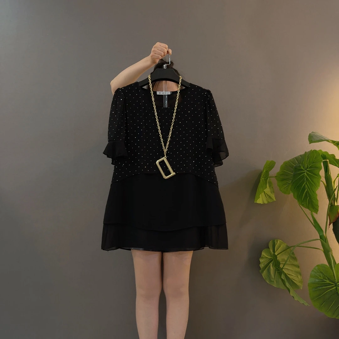 圆领常规款女性宽松型大码T恤拼接短袖通勤重工烫钻衫