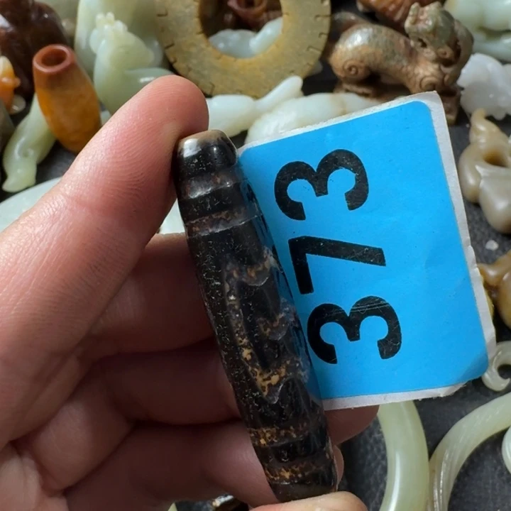 玛瑙/玉髓颈饰合金一**年